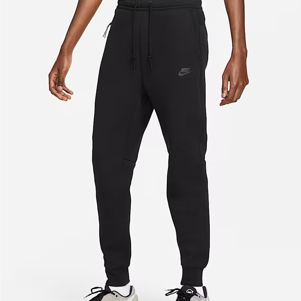 NWOT Nike Tech Fleece Sweatpants